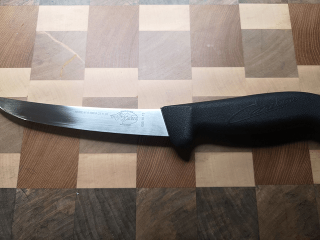 Couteau à désosser lame courbe rigide 15cm